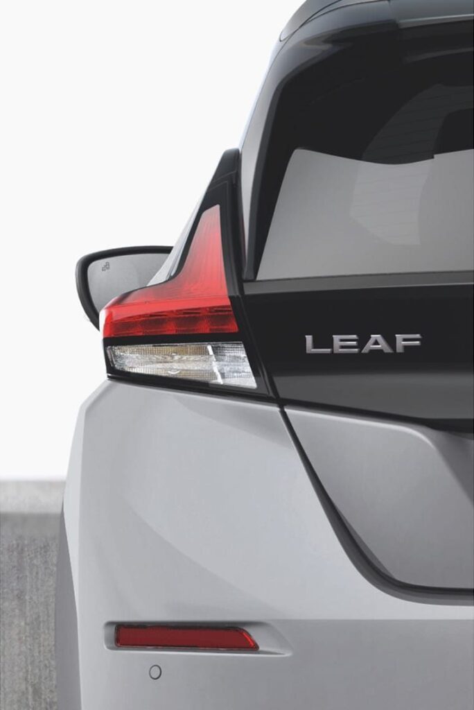 18TDIEULHD_LEAF_B12P041X_FINAL_pace107-d.jpg.ximg.l_12_h.smart