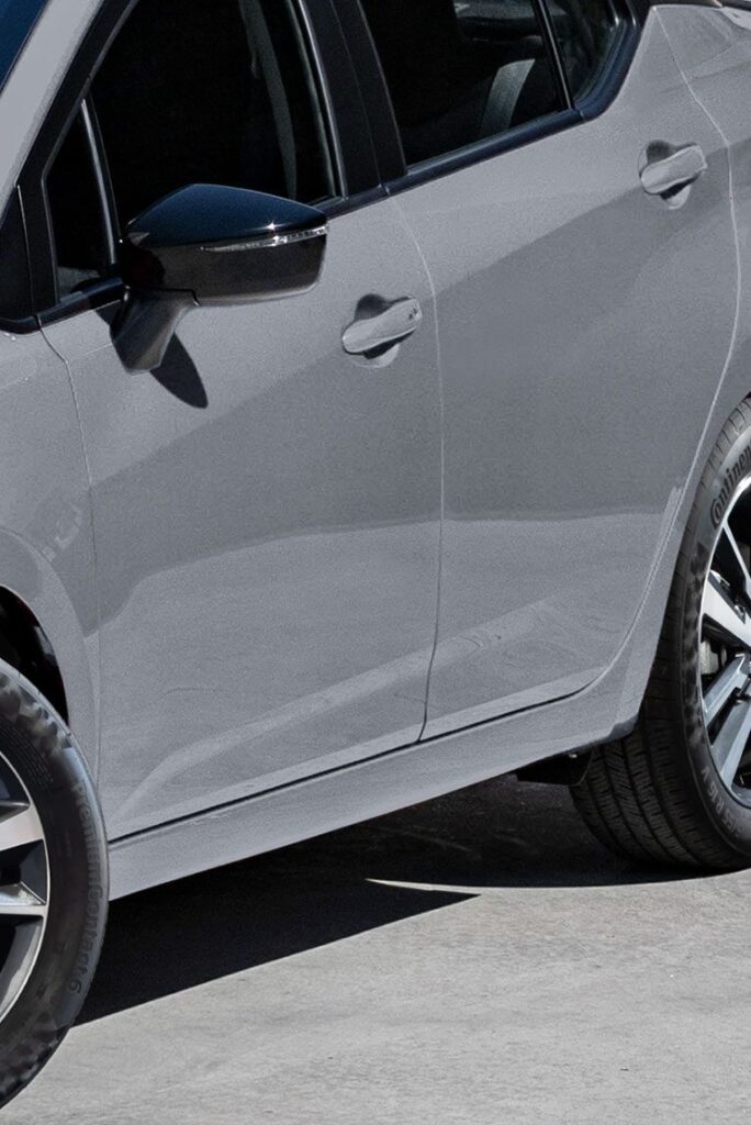 versa-SR-spoiler-lateral-espejo-negro-d.jpg.ximg.l_12_h.smart