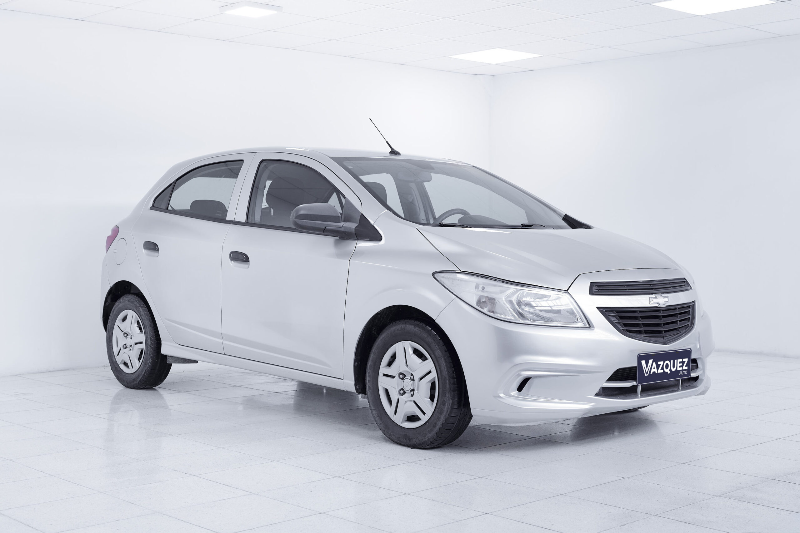 CHEVROLET ONIX 1.4 LS JOY GRIS PLATA AA646PU 2016 128.200 KM (1)