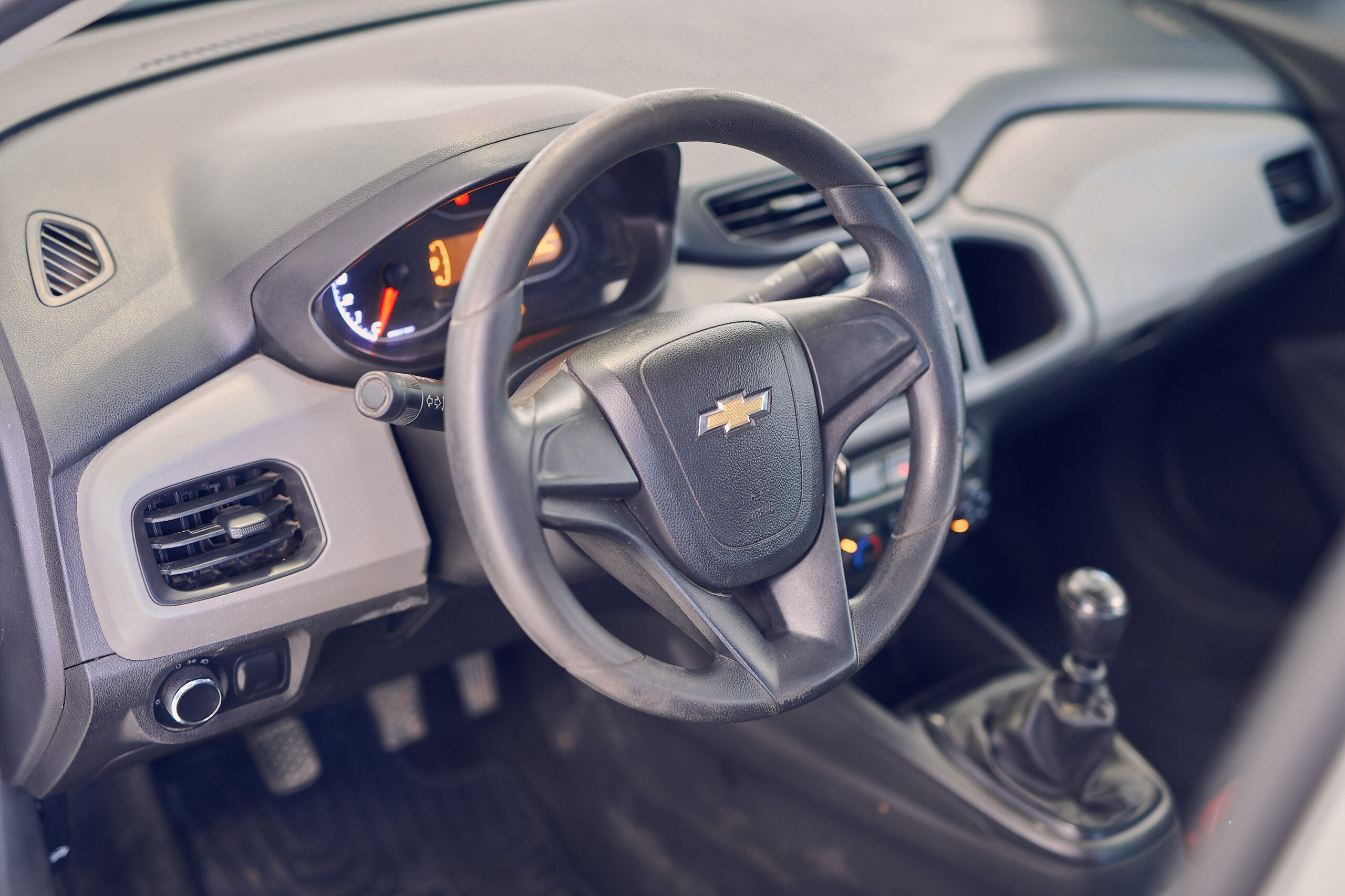 CHEVROLET ONIX 1.4 LS JOY GRIS PLATA AA646PU 2016 128.200 KM (2)