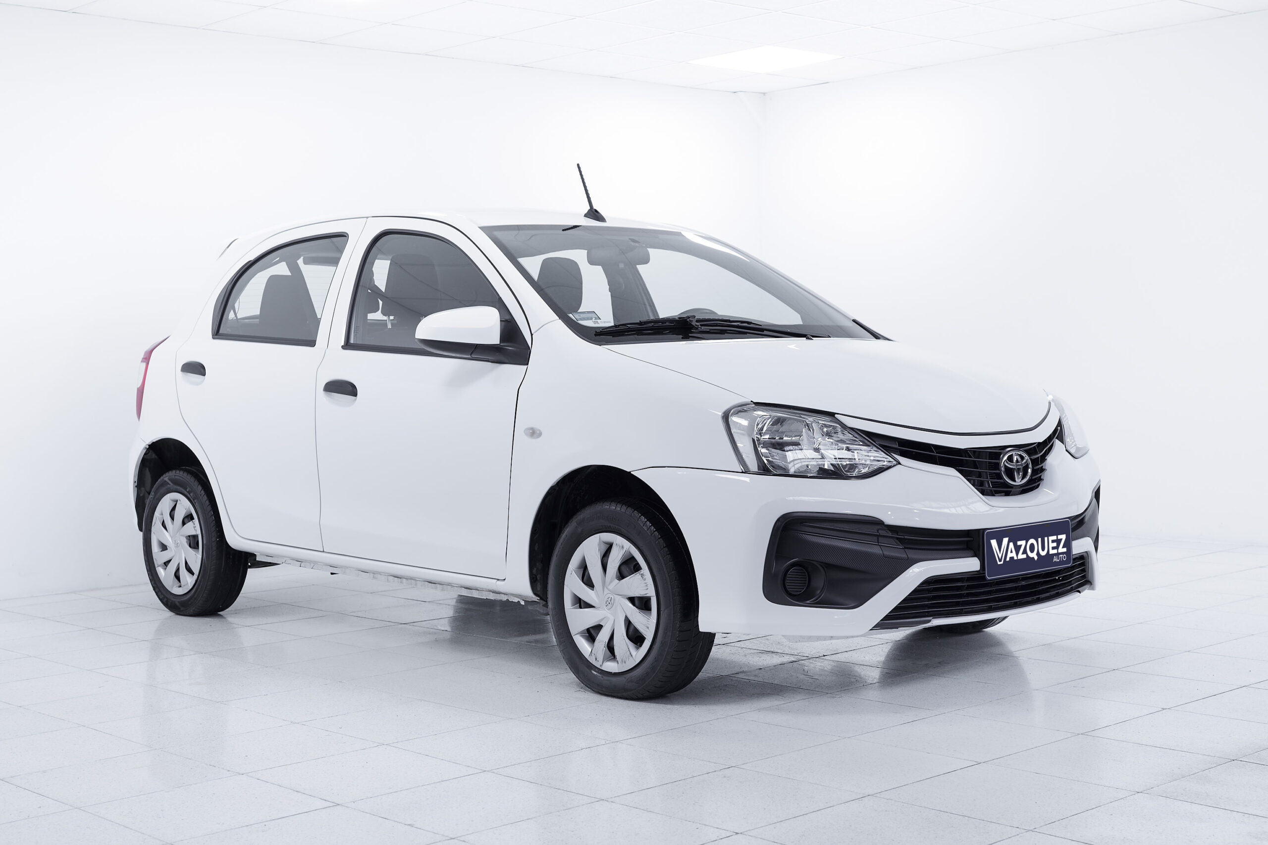 Etios (2)