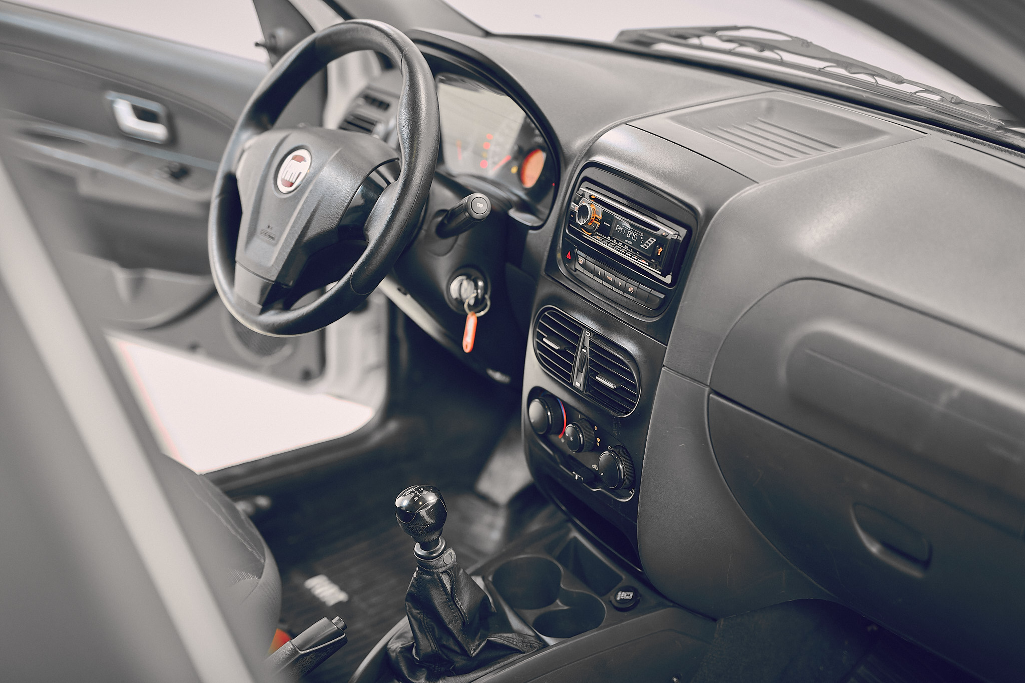 FIAT SIENA EL 1.5 BLANCO AA072ES 2016 143.000 KM (3)