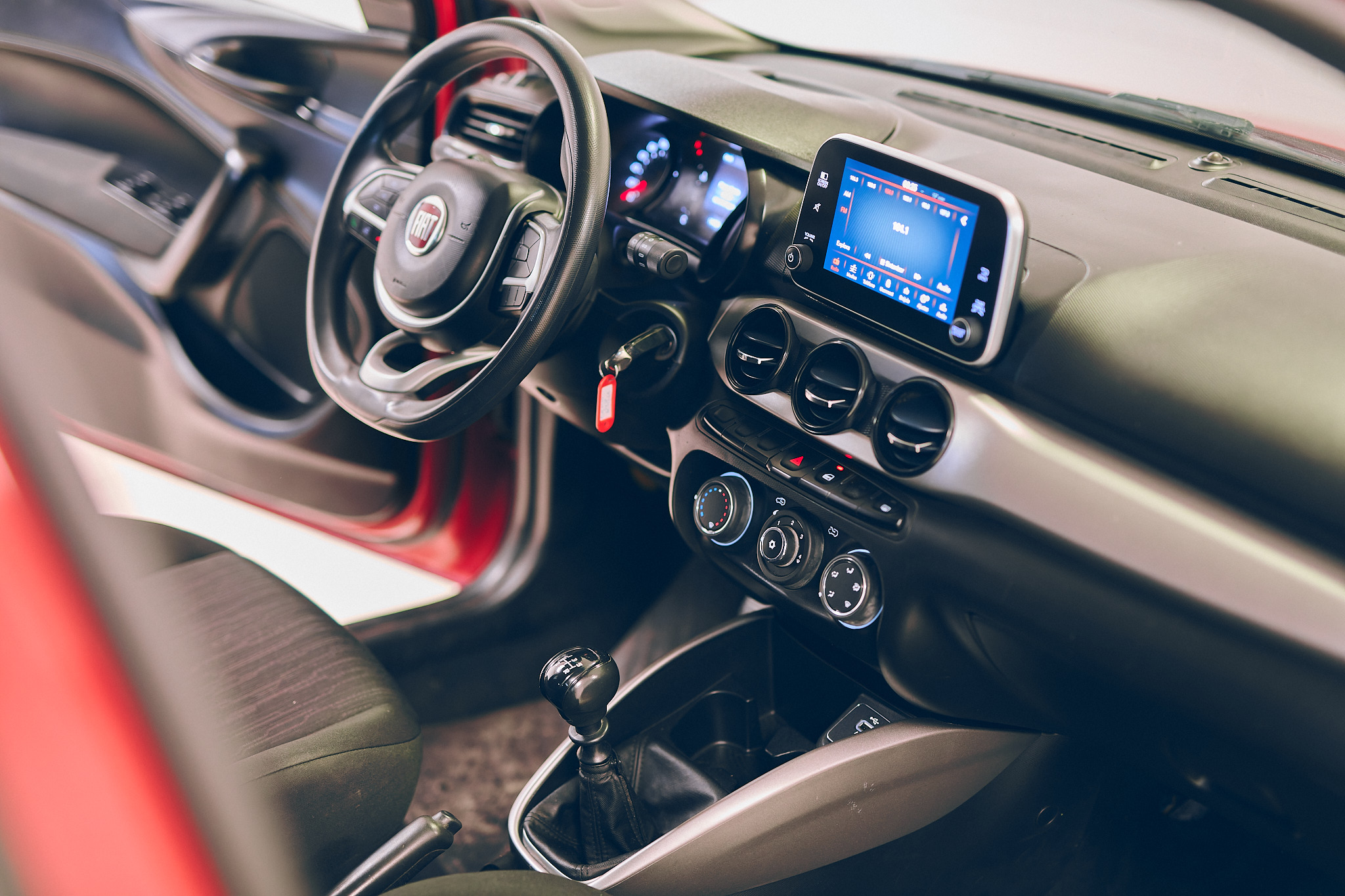 FIAT ARGO 1.3 DRIVE GSE - 2018 - ROJO - AC323GR - 104.000 KM (3)