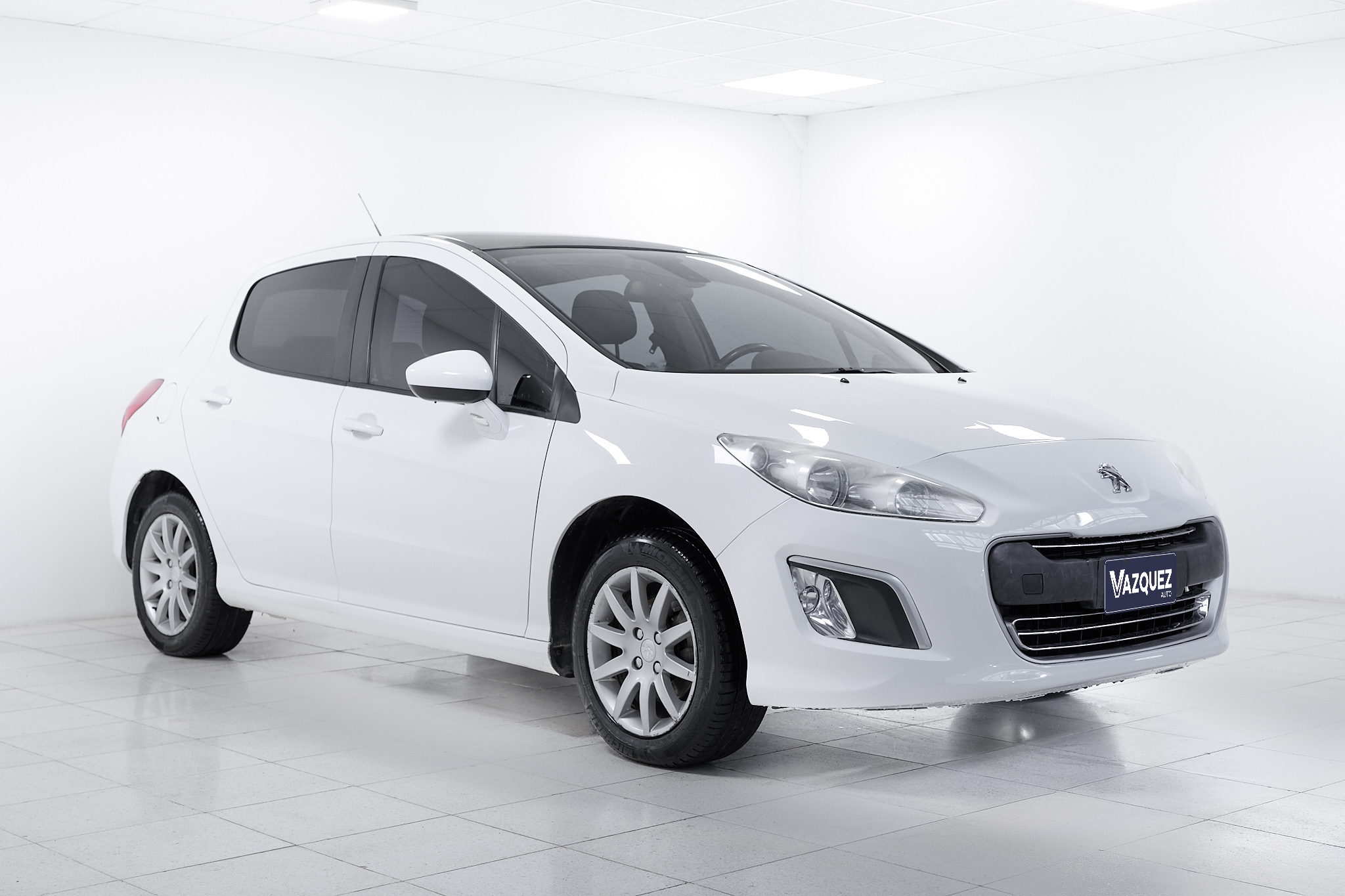 PEUGEOT 308 ALLURE NAV 1.6 - BLANCO - 2013 - MFG396 - 133.000 KM (1)