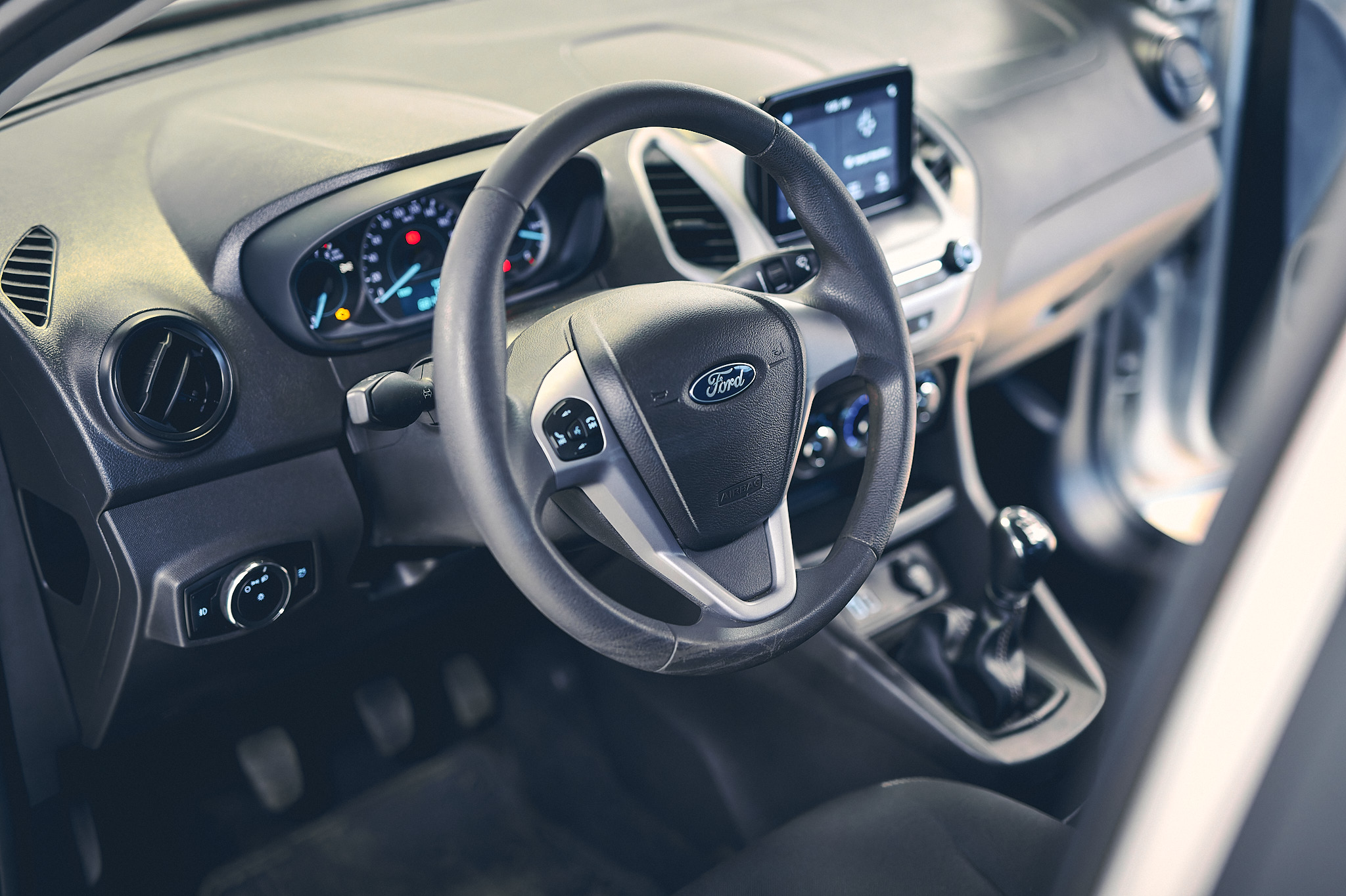 FORD KA SE 1.5 GRIS PLATA AE090AM 2019 68.000 KM (3)