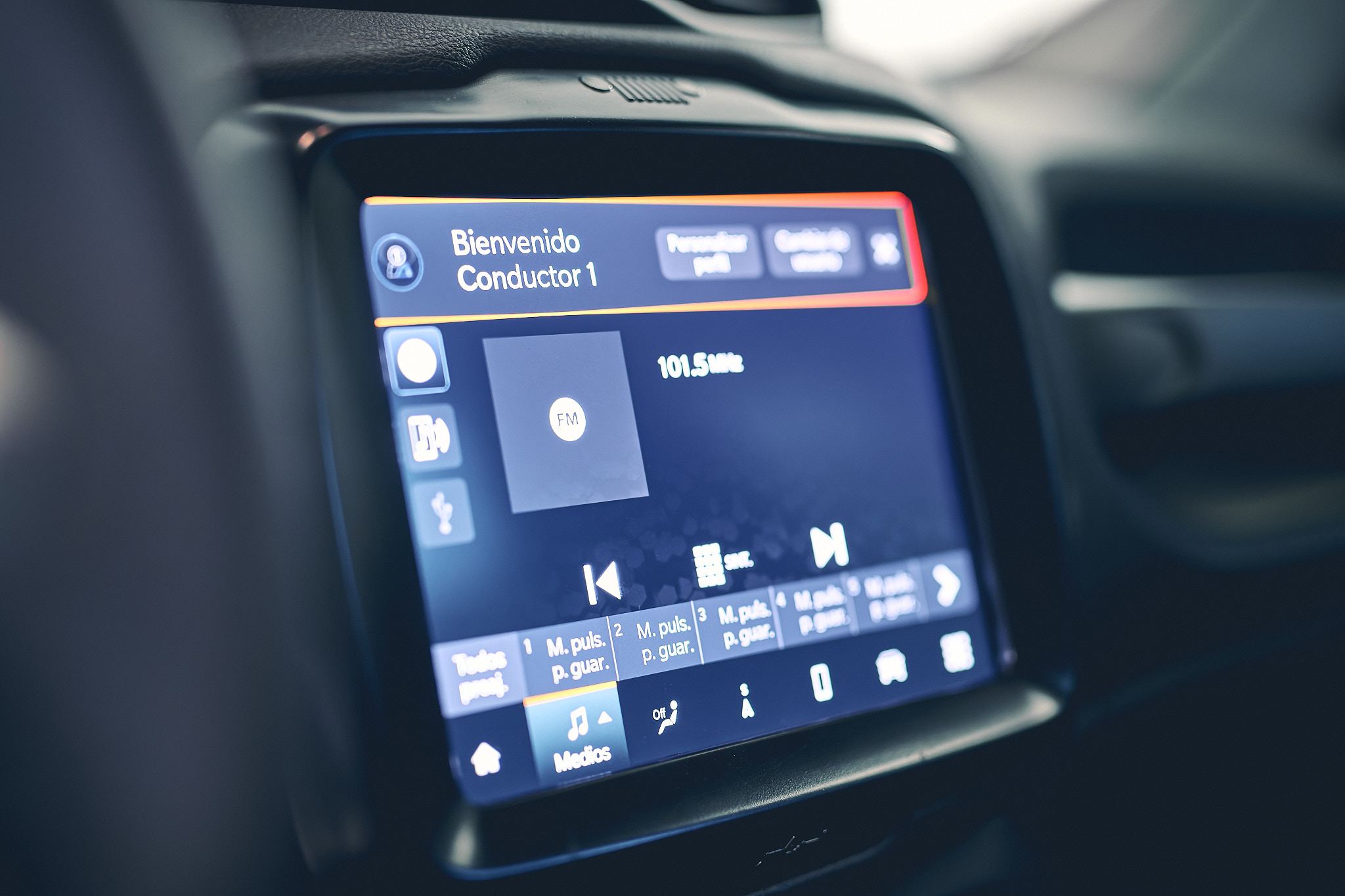 JEEP RENEGADE 1.3 4X2 SERIE-S AT BLANCO AG807RH 2024 21.990 KM (2)