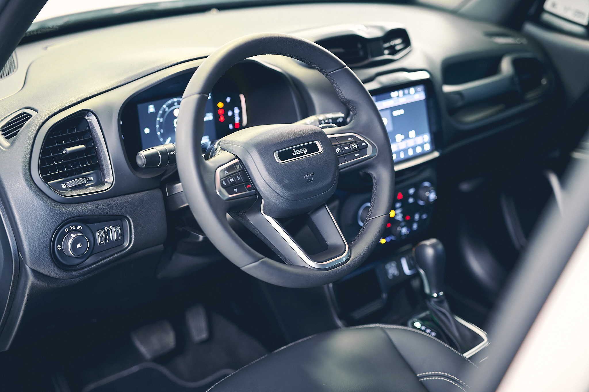 JEEP RENEGADE 1.3 4X2 SERIE-S AT BLANCO AG807RH 2024 21.990 KM (3)