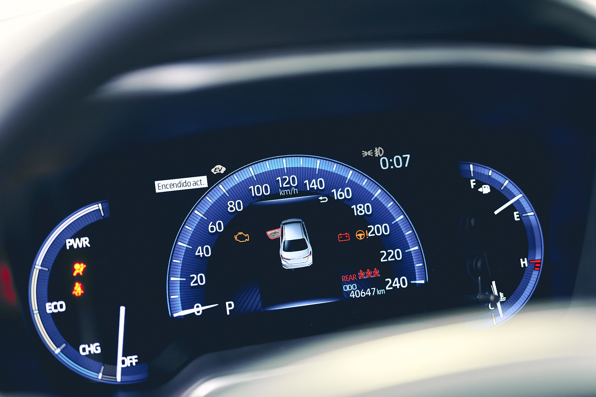 TOYOTA COROLLA SEG HEV 1.8 ECVT GRIS PLATA AG105GK 2023 40.000 KM (2)