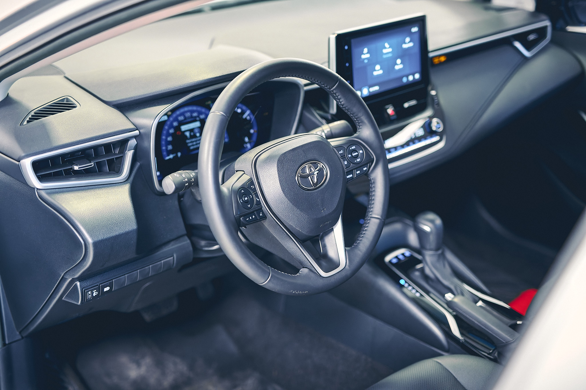 TOYOTA COROLLA SEG HEV 1.8 ECVT GRIS PLATA AG105GK 2023 40.000 KM (3)